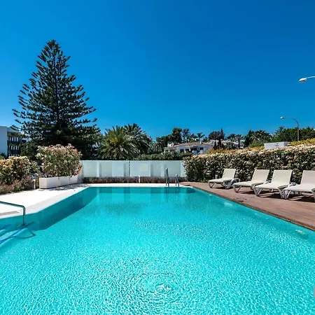 Newly Built Modern Penthouse In Puerto Banus *