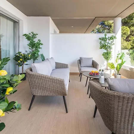 Newly Built Modern Penthouse In Puerto Banus Daire