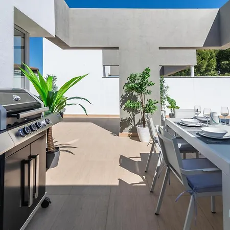 Daire Newly Built Modern Penthouse In Puerto Banus Marbella