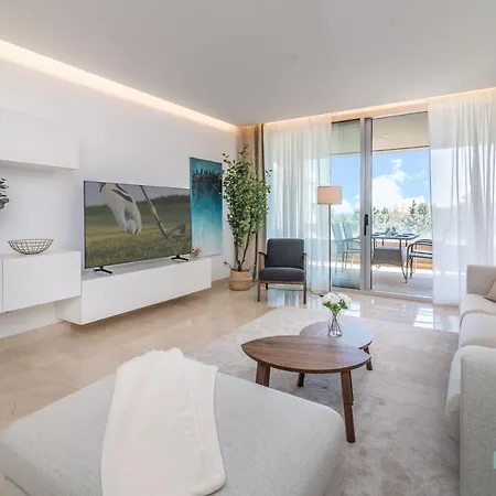 Newly Built Modern Penthouse In Puerto Banus *
