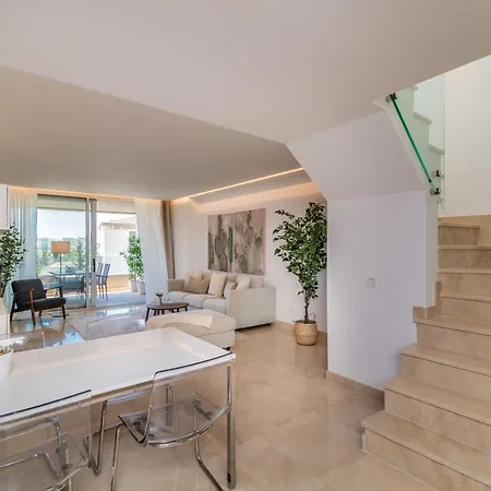 Newly Built Modern Penthouse In Puerto Banus *