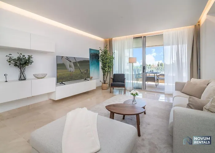Newly Built Modern Penthouse In Puerto Banus *